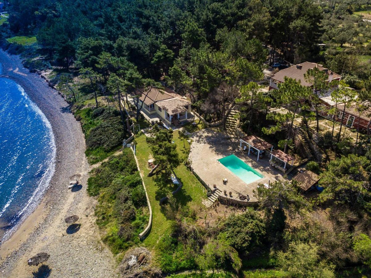 Azzuro Beach House - On The Beach & Private Pool, By Zantewize Василикос Экстерьер фото
