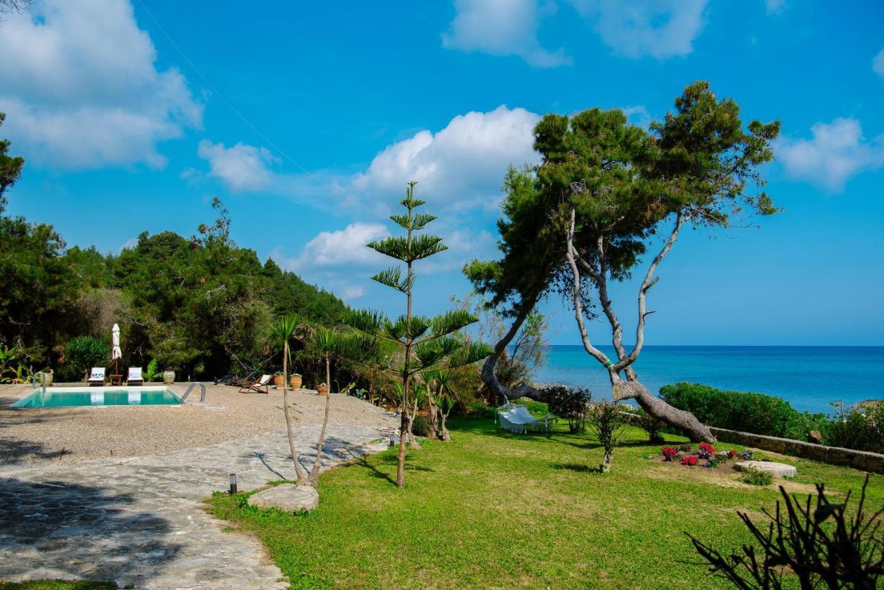 Azzuro Beach House - On The Beach & Private Pool, By Zantewize Василикос Экстерьер фото