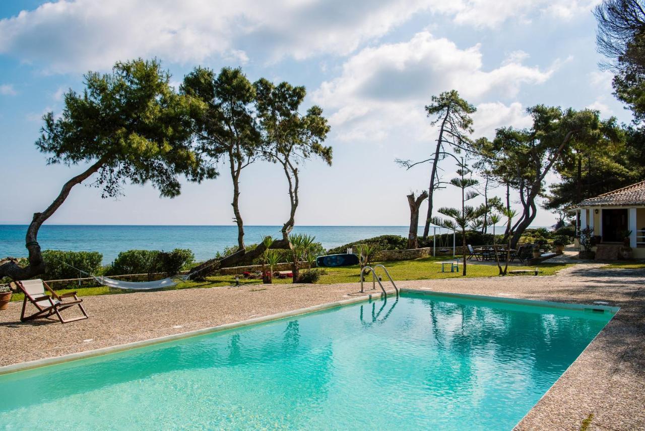 Azzuro Beach House - On The Beach & Private Pool, By Zantewize Василикос Экстерьер фото